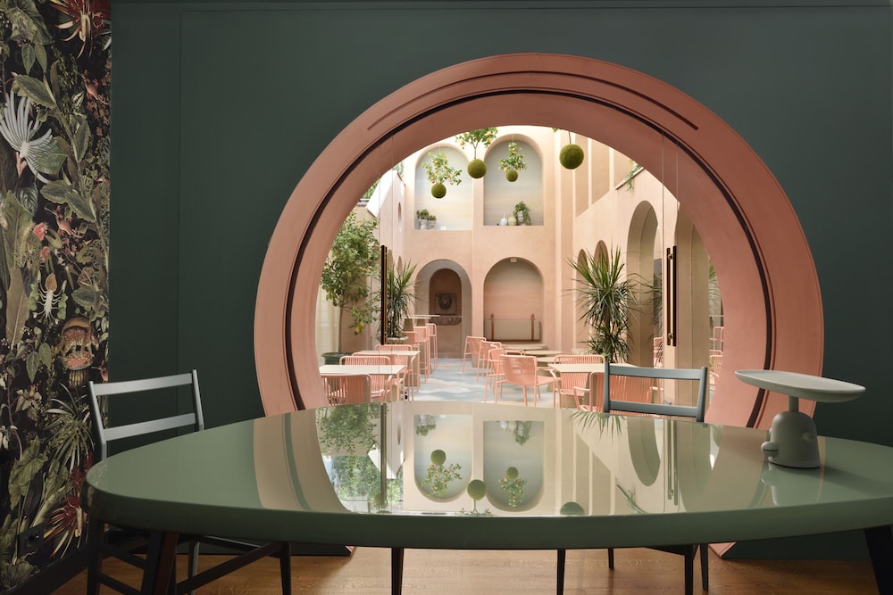 Leon's Place Hotel — Restaurant & bars in Rome, Lazio