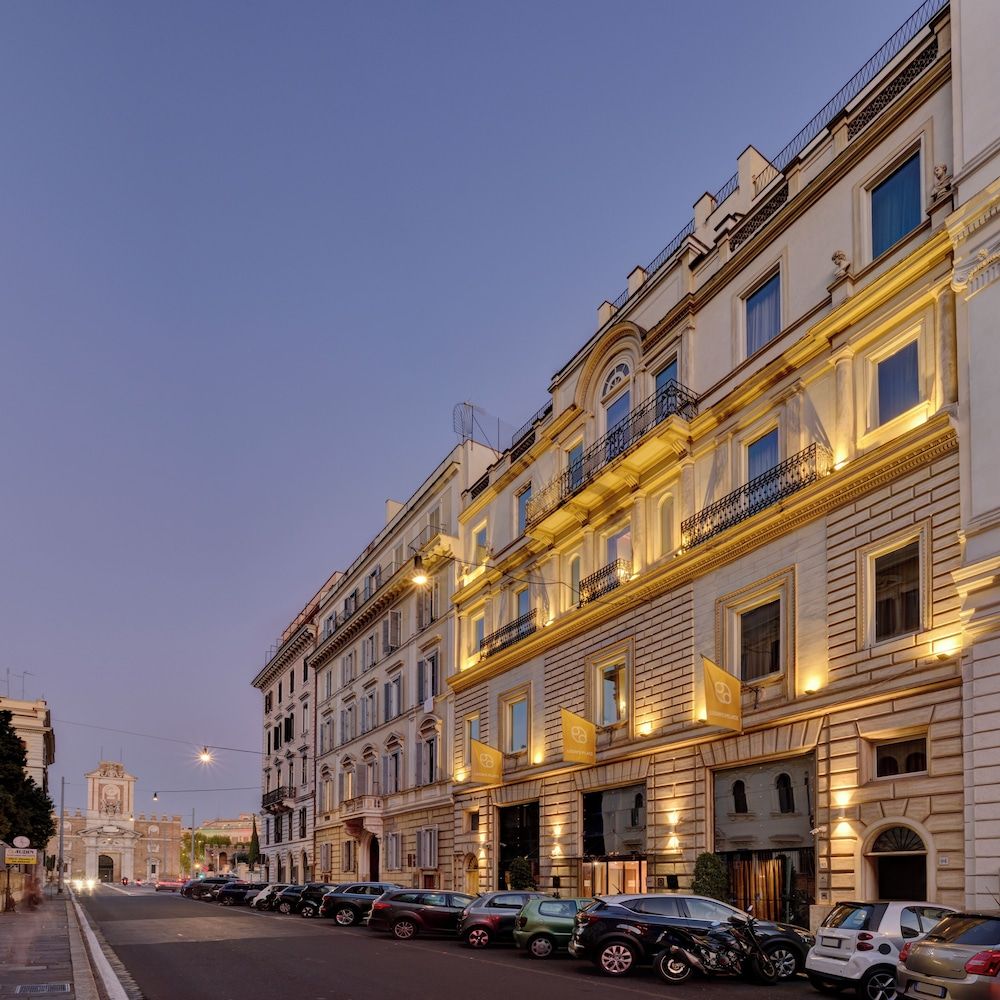Leon's Place Hotel