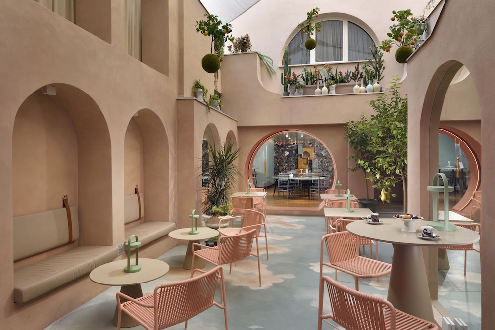 Leon's Place Hotel — Restaurant & bars in Rome, Lazio