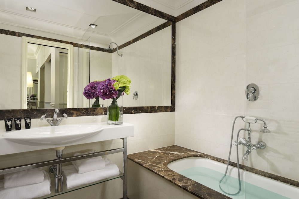 Leon's Place Hotel — Hotel rooms in Rome, Lazio