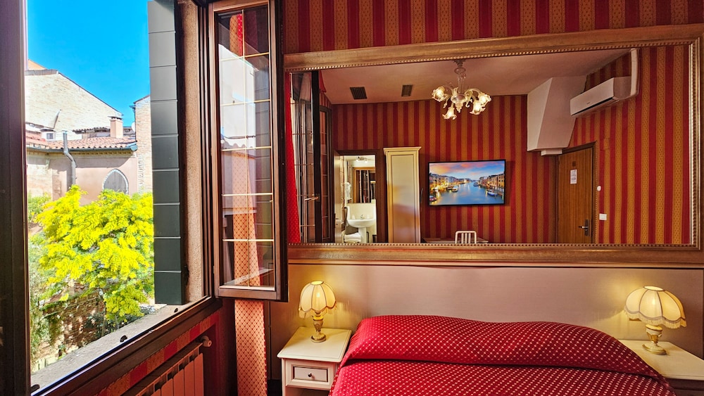 Hotel Messner — Hotel rooms in Venice, Veneto