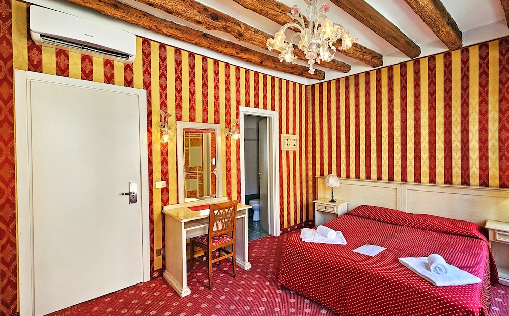 Hotel Messner — Hotel rooms in Venice, Veneto