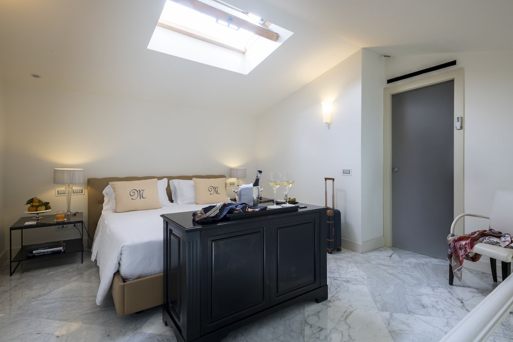 Hotel Metropole Taormina — Hotel rooms in Taormina, Sicily