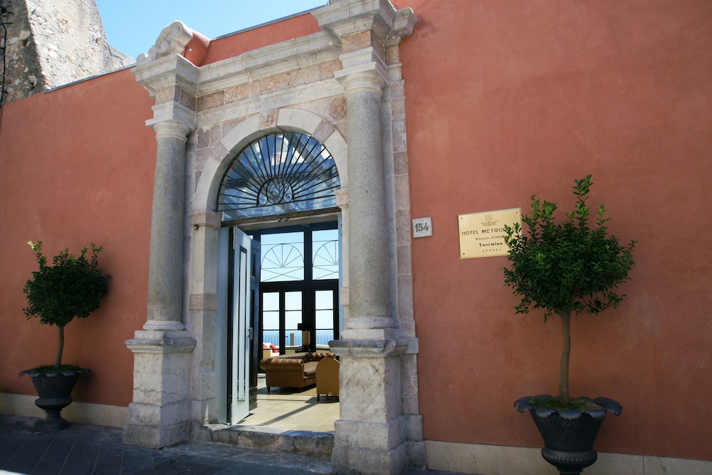 Hotel Metropole Taormina — Hotel building in Taormina, Sicily