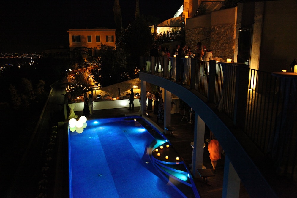 Hotel Metropole Taormina — Swimming pool in Taormina, Sicily