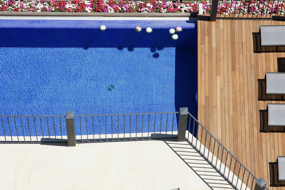 Hotel Metropole Taormina — Swimming pool in Taormina, Sicily