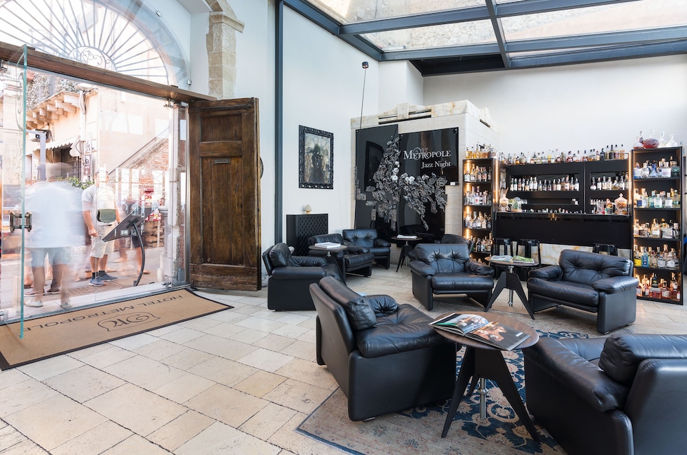 Hotel Metropole Taormina — Restaurant & bars in Taormina, Sicily