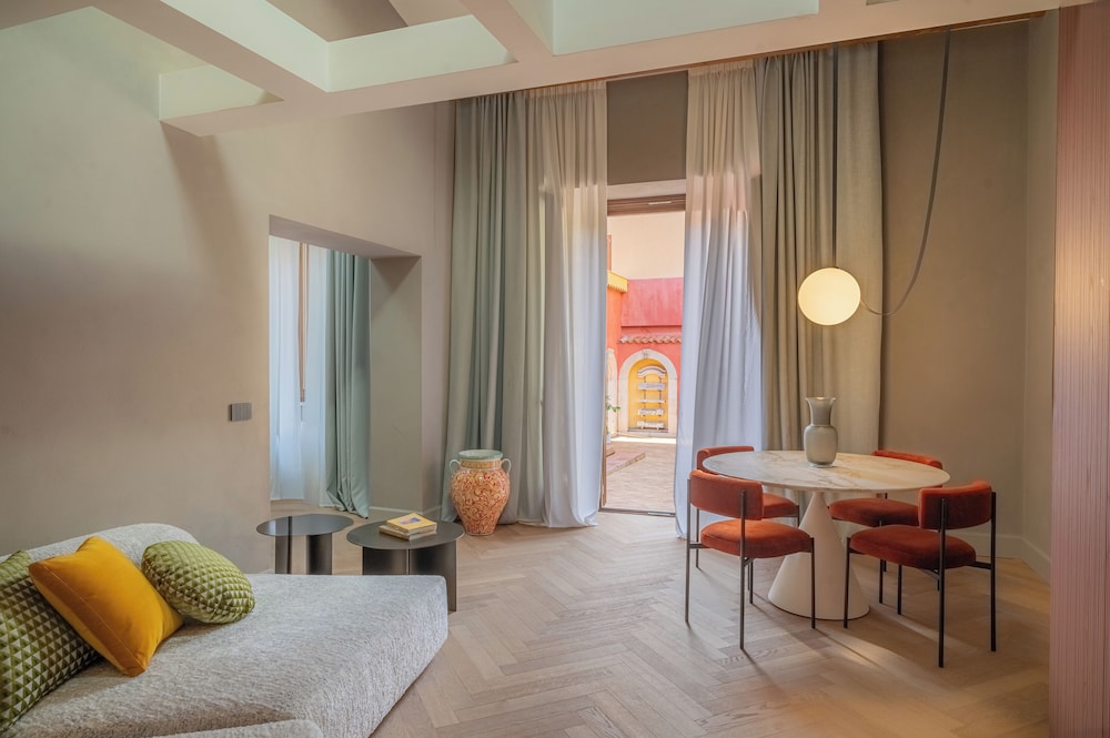 Hotel Metropole Taormina — Hotel rooms in Taormina, Sicily