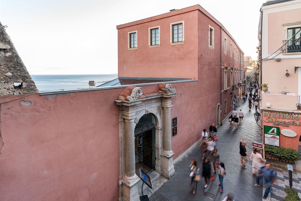Hotel Metropole Taormina — Hotel building in Taormina, Sicily