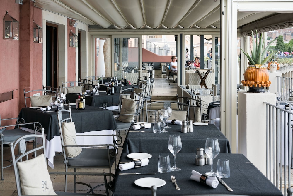 Hotel Metropole Taormina — Restaurant & bars in Taormina, Sicily