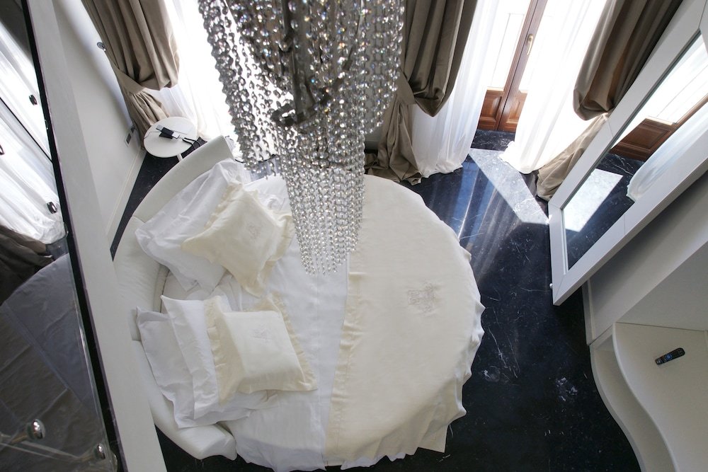 Hotel Metropole Taormina — Hotel rooms in Taormina, Sicily