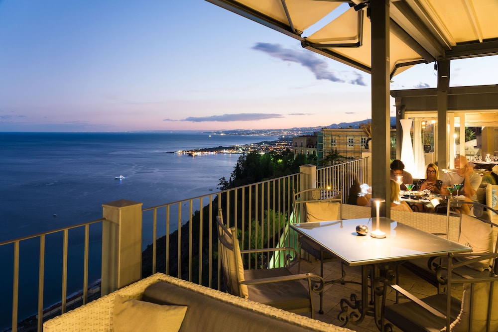 Hotel Metropole Taormina — Restaurant & bars in Taormina, Sicily