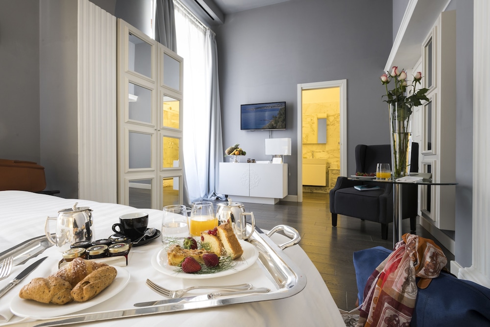 Hotel Metropole Taormina — Hotel rooms in Taormina, Sicily