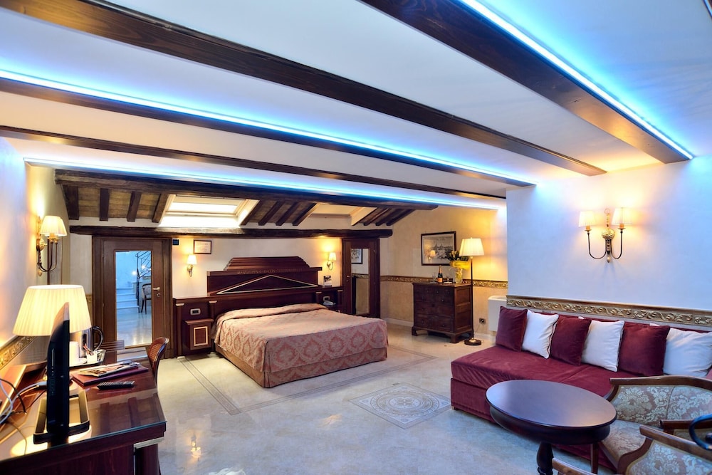 Hotel Pantheon — Hotel rooms in Rome, Lazio