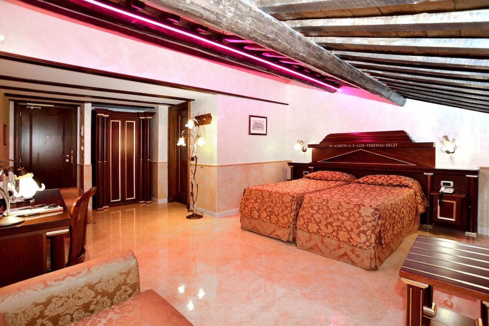 Hotel Pantheon - zdjęcie 4
