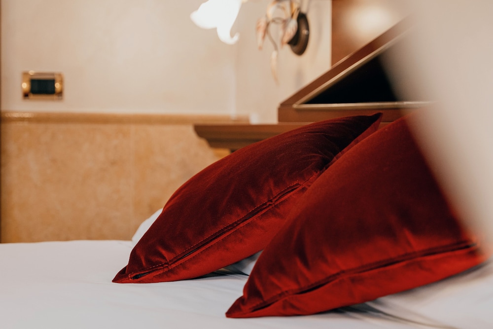 Hotel Pantheon — Hotel rooms in Rome, Lazio