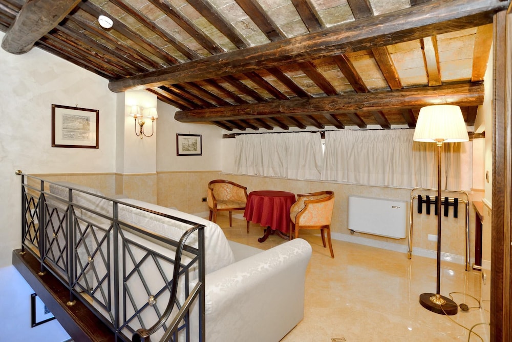 Hotel Pantheon — Hotel rooms in Rome, Lazio