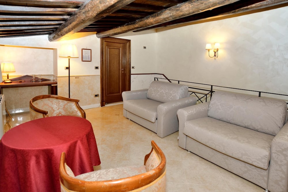 Hotel Pantheon — Hotel rooms in Rome, Lazio