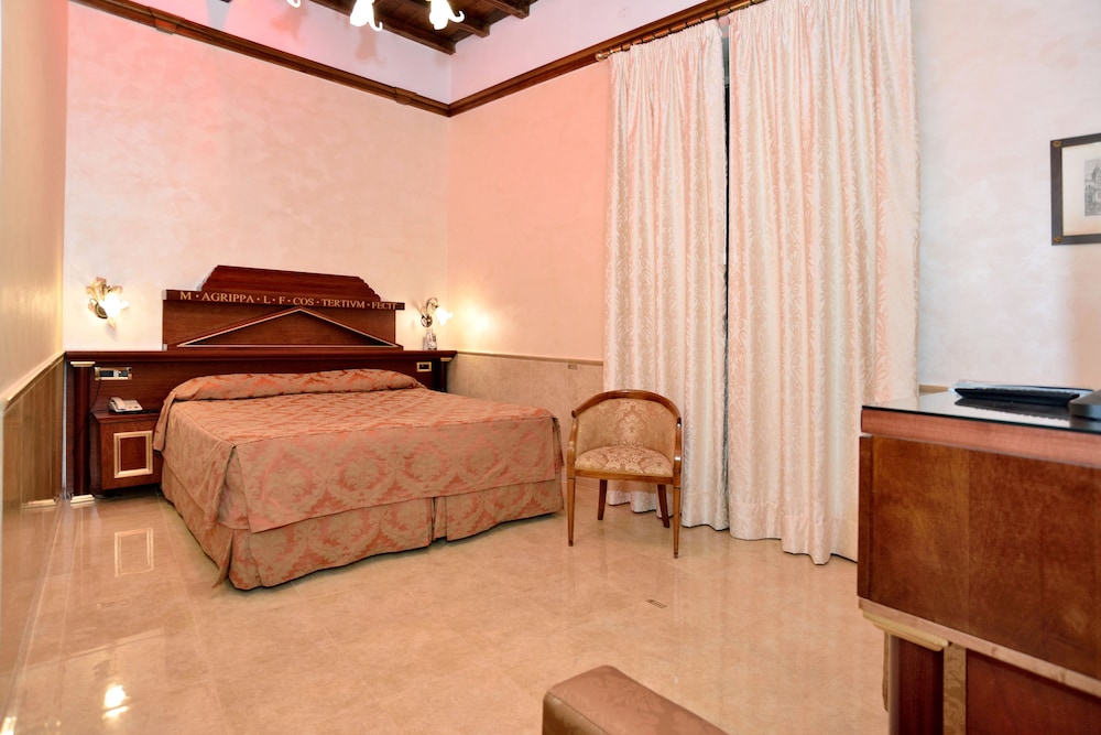 Hotel Pantheon - zdjęcie 5