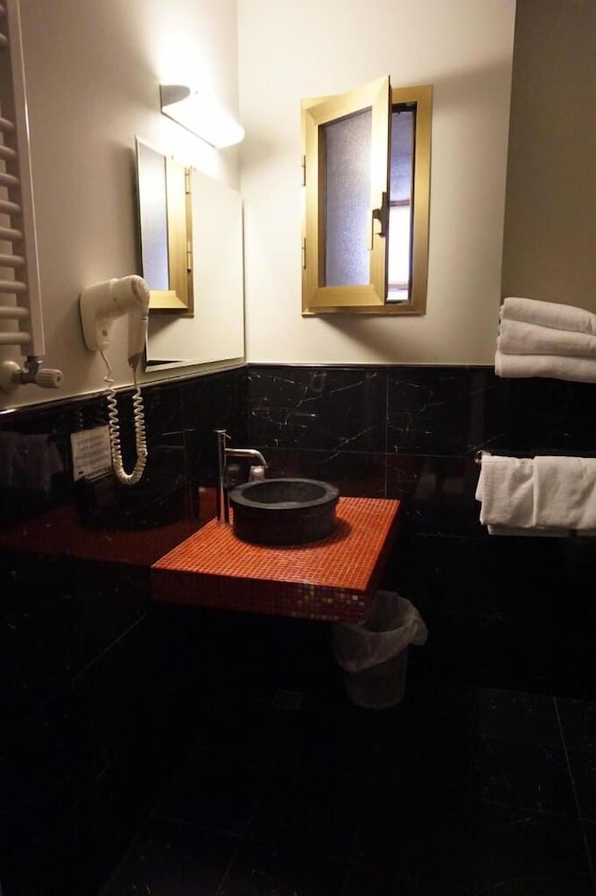 Taormina — Hotel rooms in Rome, Lazio