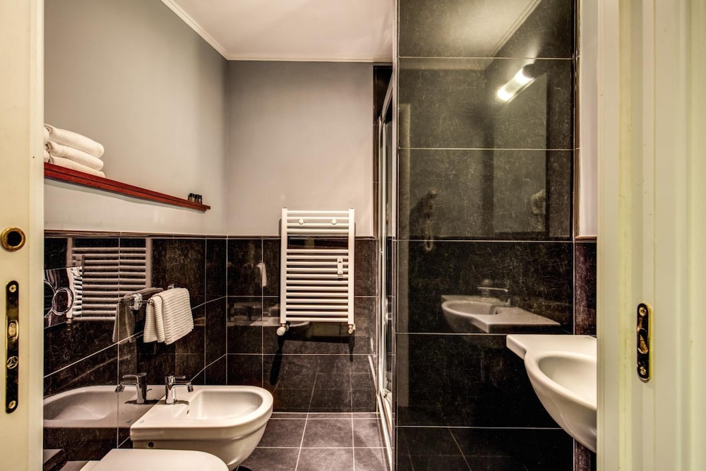 Taormina — Hotel rooms in Rome, Lazio