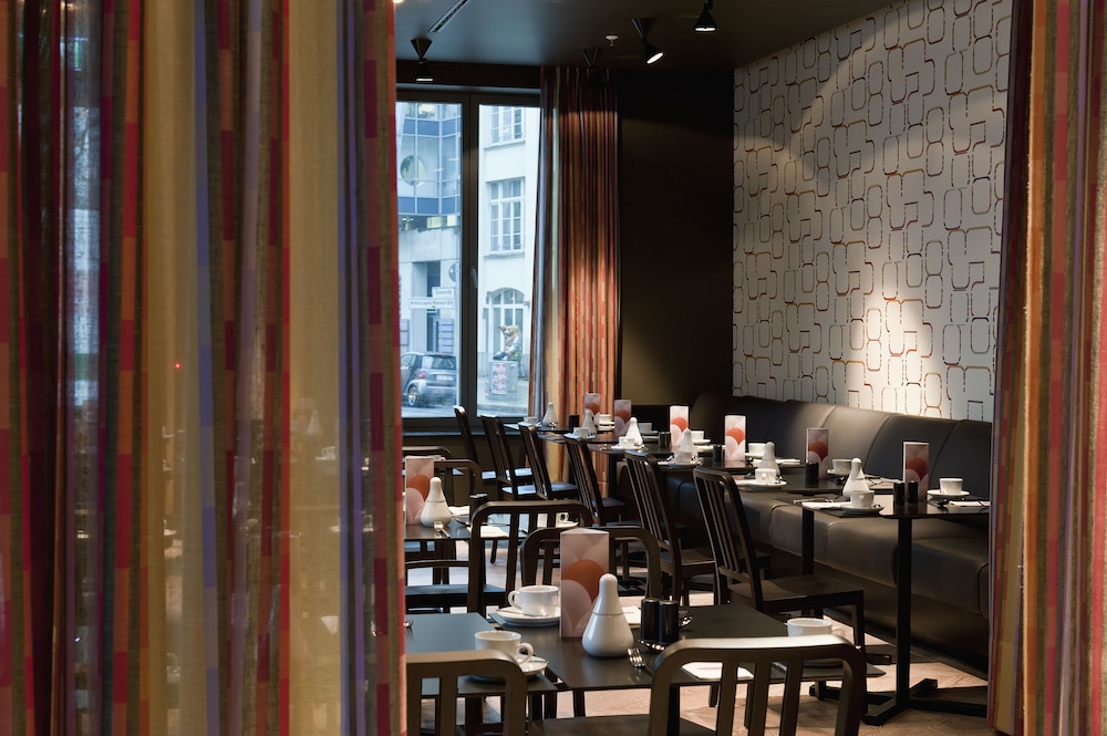Adina Apartment Hotel Berlin Hackescher Markt — Restaurant & bars in Berlin, Berlin