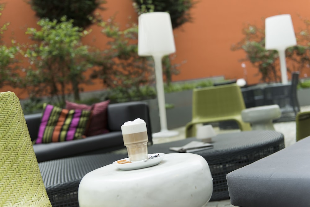 Adina Apartment Hotel Berlin Hackescher Markt — Restaurant & bars in Berlin, Berlin
