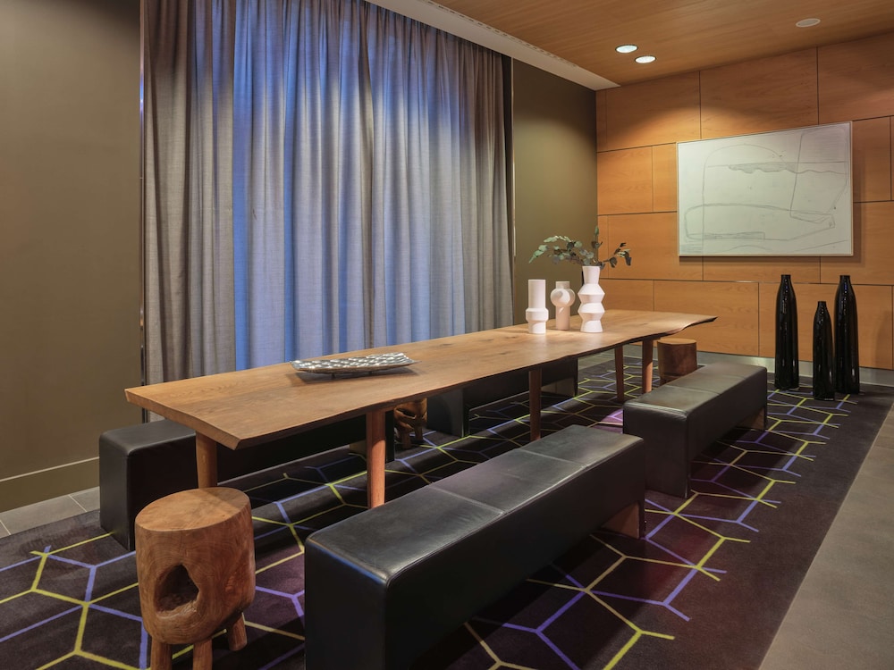 Adina Apartment Hotel Berlin Hackescher Markt — Restaurant & bars in Berlin, Berlin