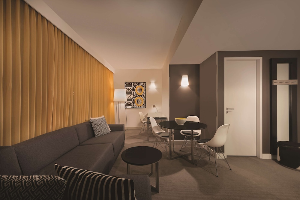 Adina Apartment Hotel Berlin Hackescher Markt — Hotel rooms in Berlin, Berlin