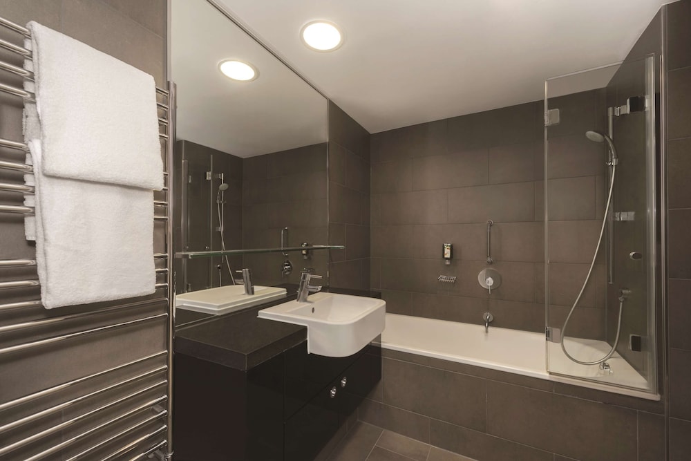Adina Apartment Hotel Berlin Hackescher Markt — Hotel rooms in Berlin, Berlin