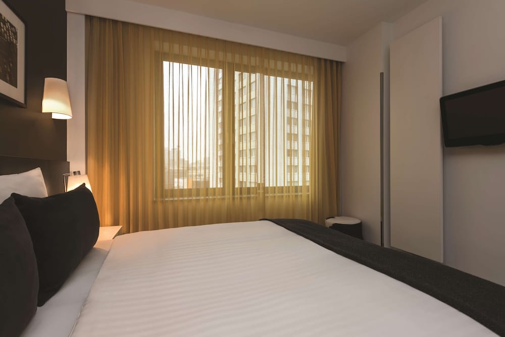 Adina Apartment Hotel Berlin Hackescher Markt — Hotel rooms in Berlin, Berlin
