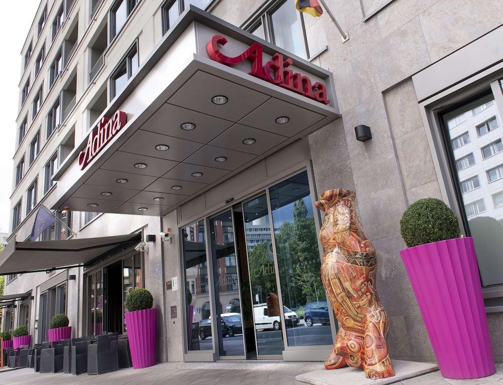 Adina Apartment Hotel Berlin Hackescher Markt image