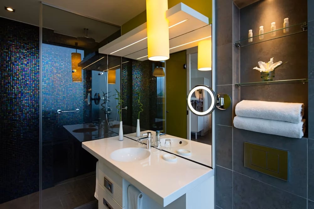 Hotel Indigo Berlin – Ku’damm by IHG — Hotel rooms in Berlin, Berlin