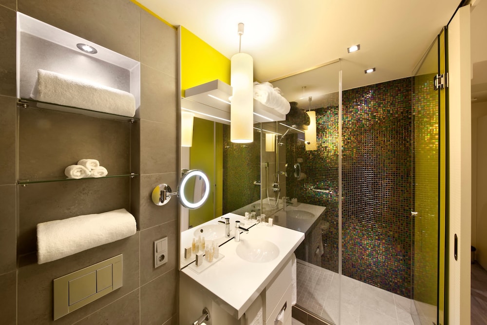Hotel Indigo Berlin – Ku’damm by IHG — Hotel rooms in Berlin, Berlin