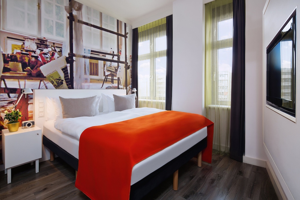 Hotel Indigo Berlin – Ku’damm by IHG — Hotel rooms in Berlin, Berlin