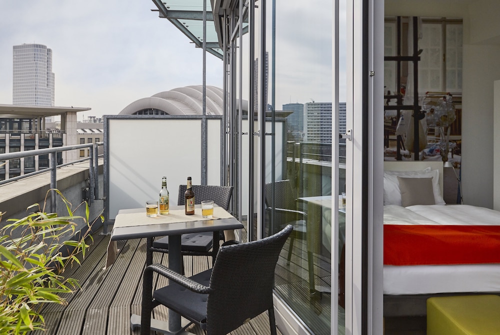 Hotel Indigo Berlin – Ku’damm by IHG — Hotel rooms in Berlin, Berlin