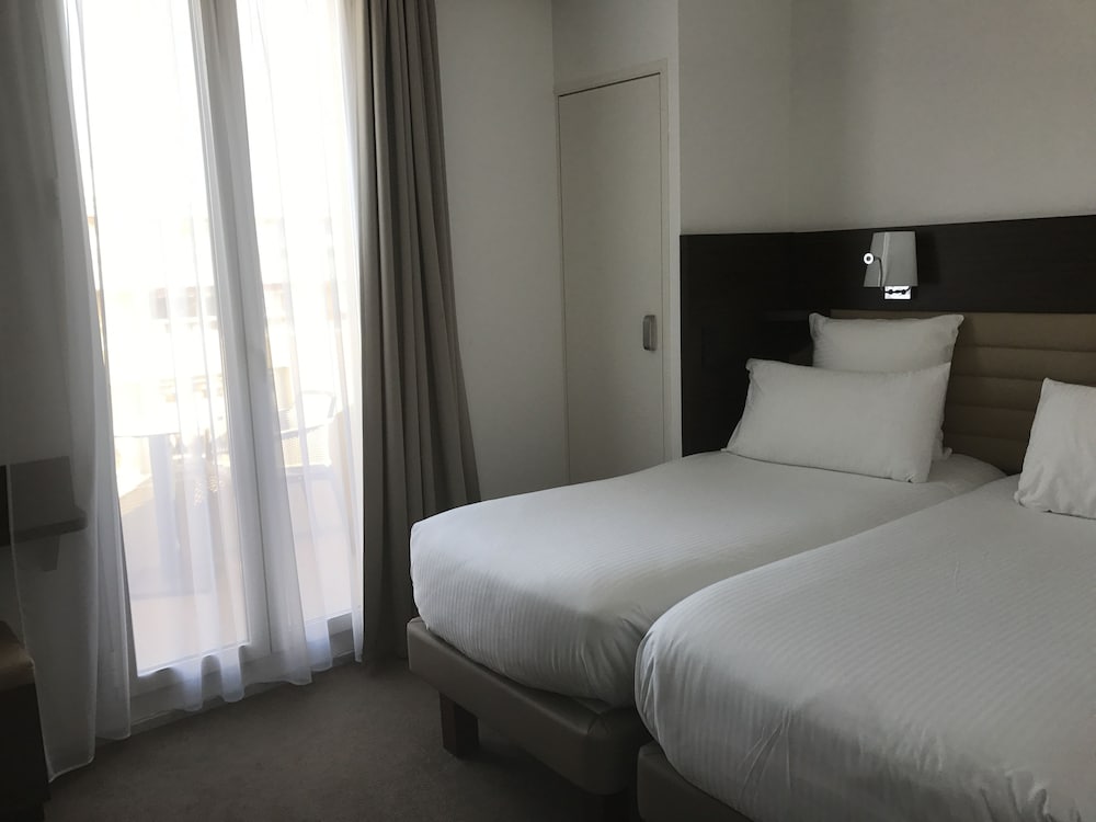 Hôtel & Appartements Monsigny — Hotel rooms in Nice, Provence-Alpes-Cote d'Azur