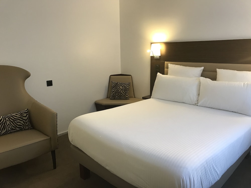 Hôtel & Appartements Monsigny — Hotel rooms in Nice, Provence-Alpes-Cote d'Azur
