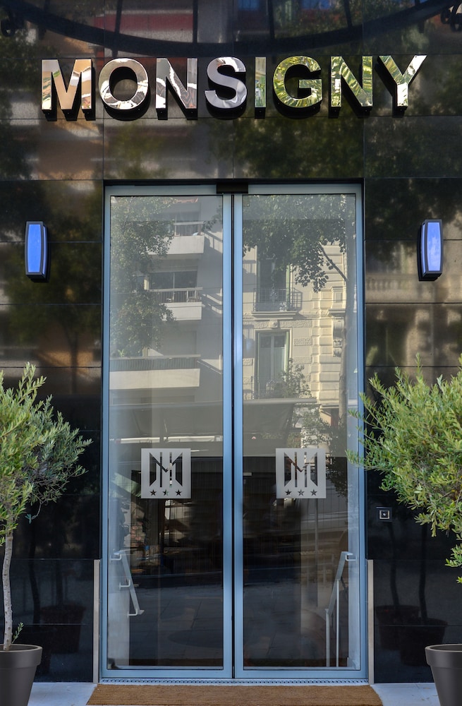 Hôtel & Appartements Monsigny — Hotel building in Nice, Provence-Alpes-Cote d'Azur