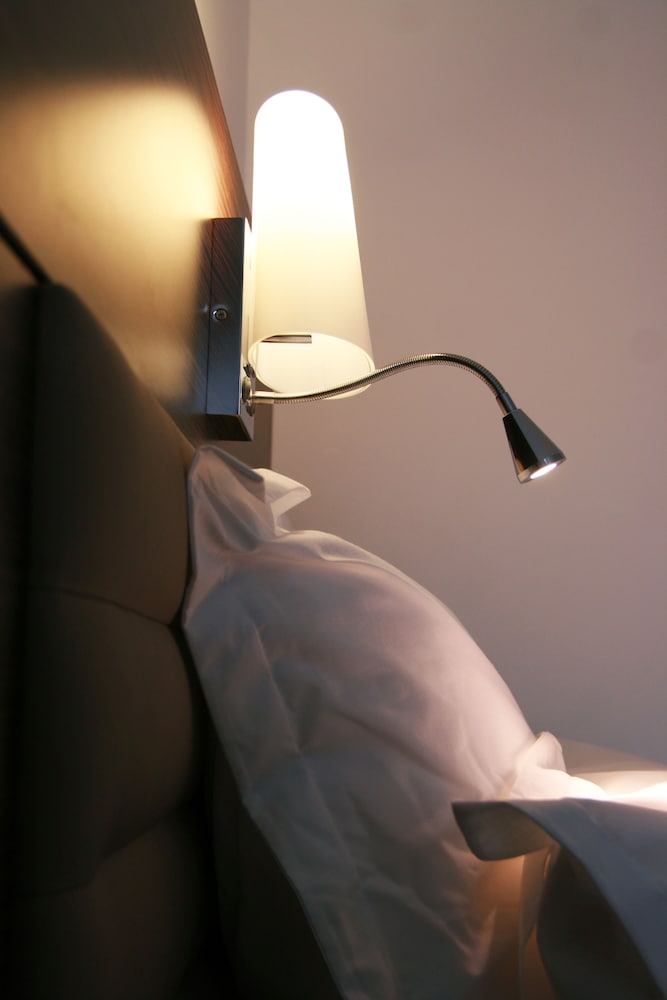 Hôtel & Appartements Monsigny — Hotel rooms in Nice, Provence-Alpes-Cote d'Azur