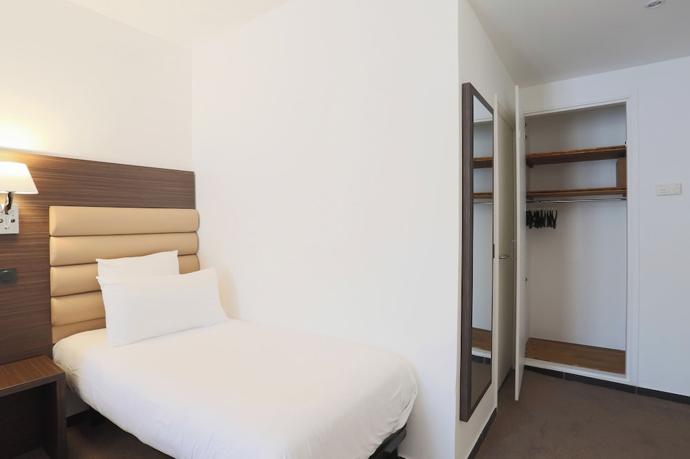 Hôtel & Appartements Monsigny — Hotel rooms in Nice, Provence-Alpes-Cote d'Azur
