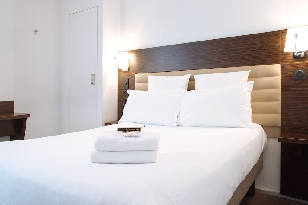 Hôtel & Appartements Monsigny — Hotel rooms in Nice, Provence-Alpes-Cote d'Azur
