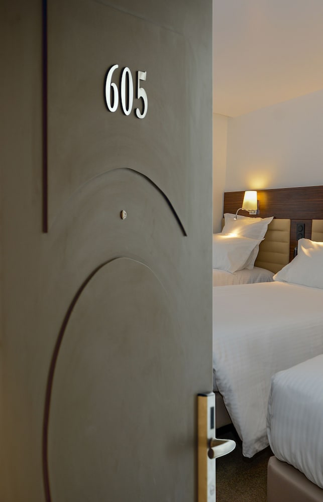 Hôtel & Appartements Monsigny — Hotel rooms in Nice, Provence-Alpes-Cote d'Azur