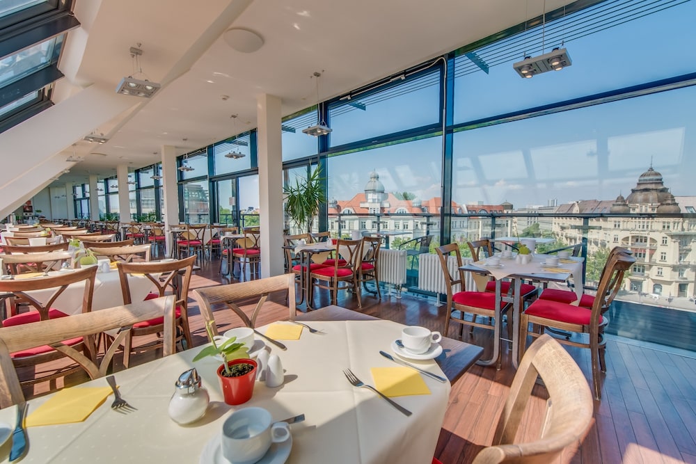 Come Inn Berlin Kurfürstendamm — Restaurant & bars in Berlin, Berlin