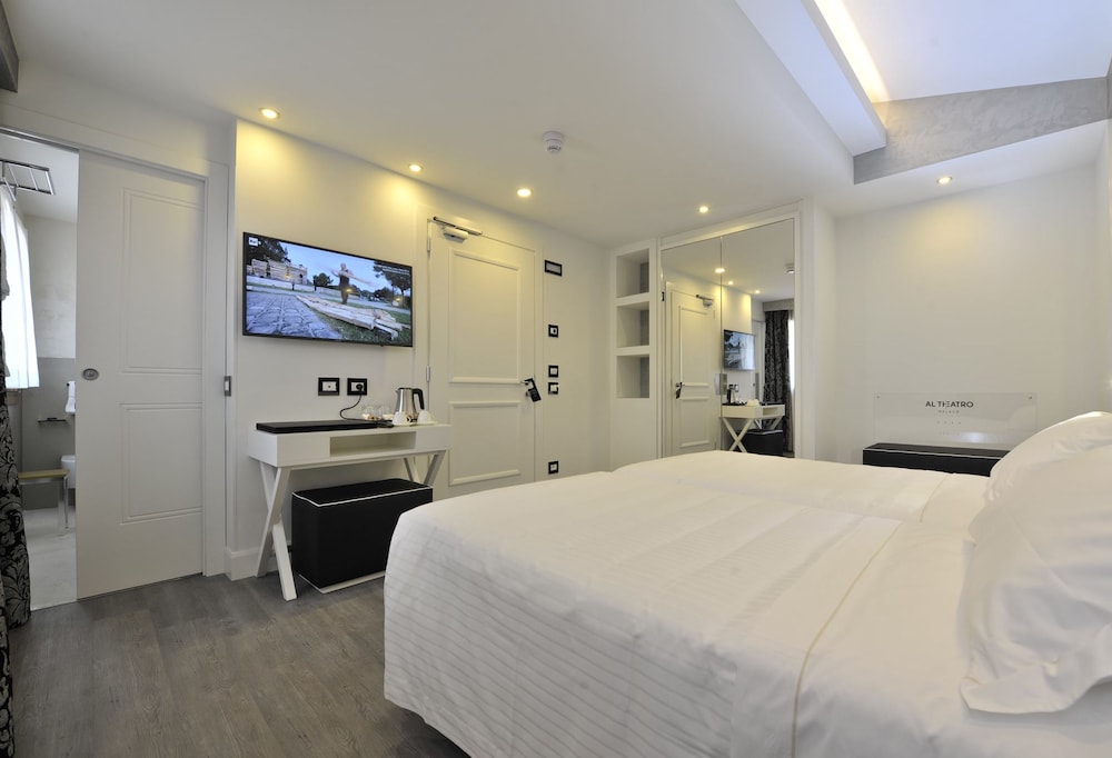 Al Theatro Palace — Hotel rooms in Venice, Veneto