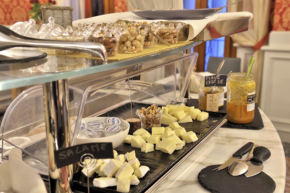 Al Theatro Palace — Restaurant & bars in Venice, Veneto