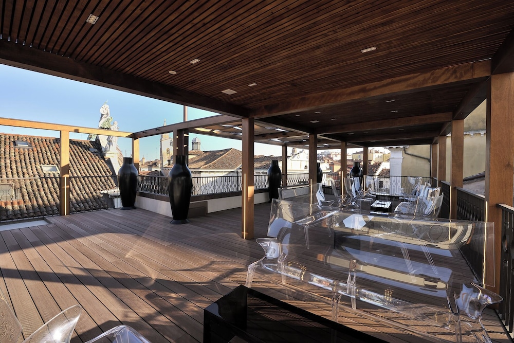 Al Theatro Palace — Restaurant & bars in Venice, Veneto