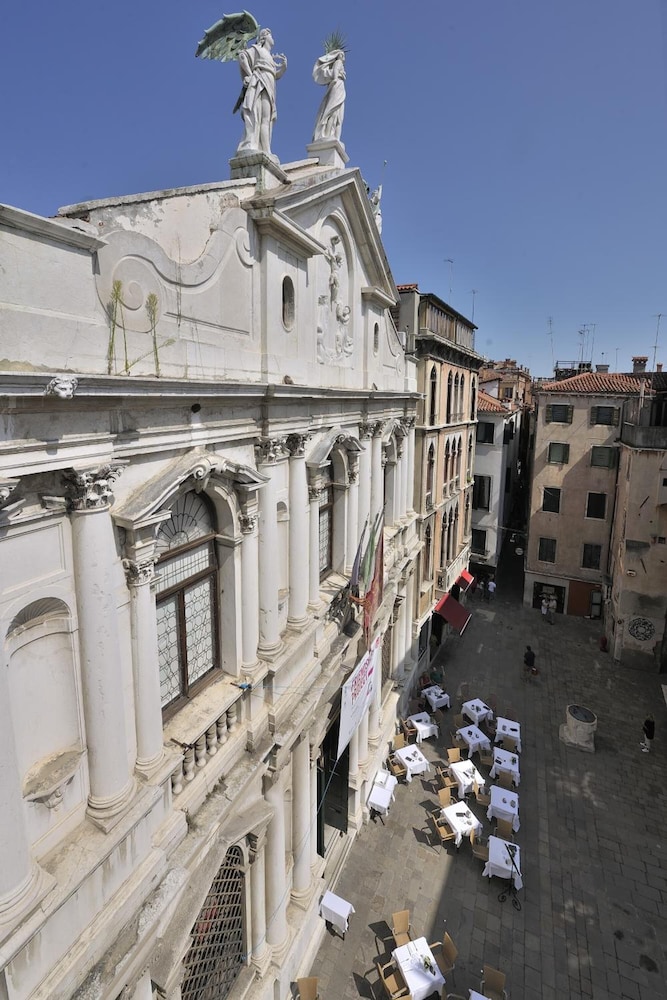 Al Theatro Palace — Attractions in the area in Venice, Veneto
