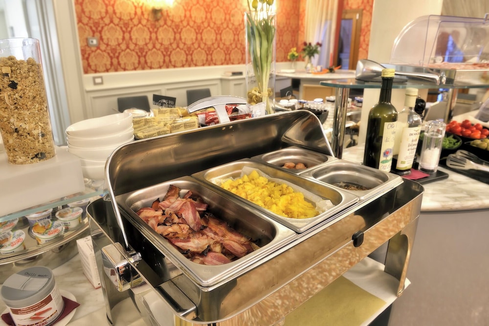 Al Theatro Palace — Restaurant & bars in Venice, Veneto