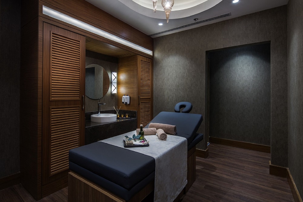 DoubleTree by Hilton Istanbul Topkapi — Hotel rooms in Istanbul, Istanbul